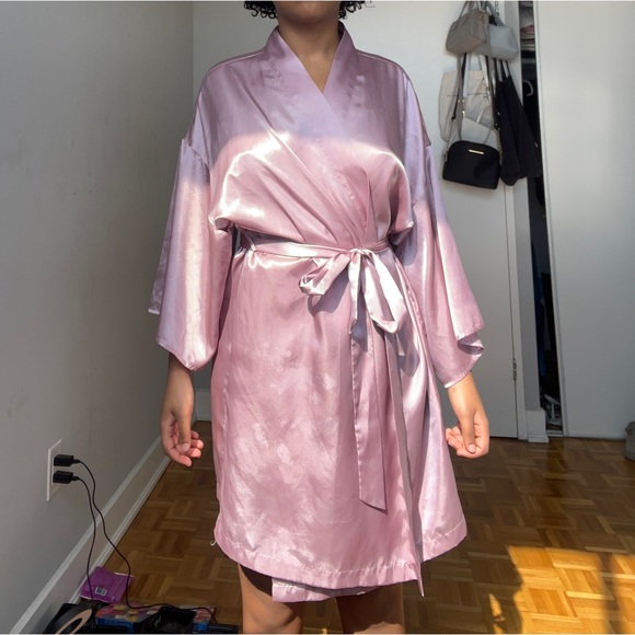 Pink/Purple Satin Robe - Picture 5 of 9